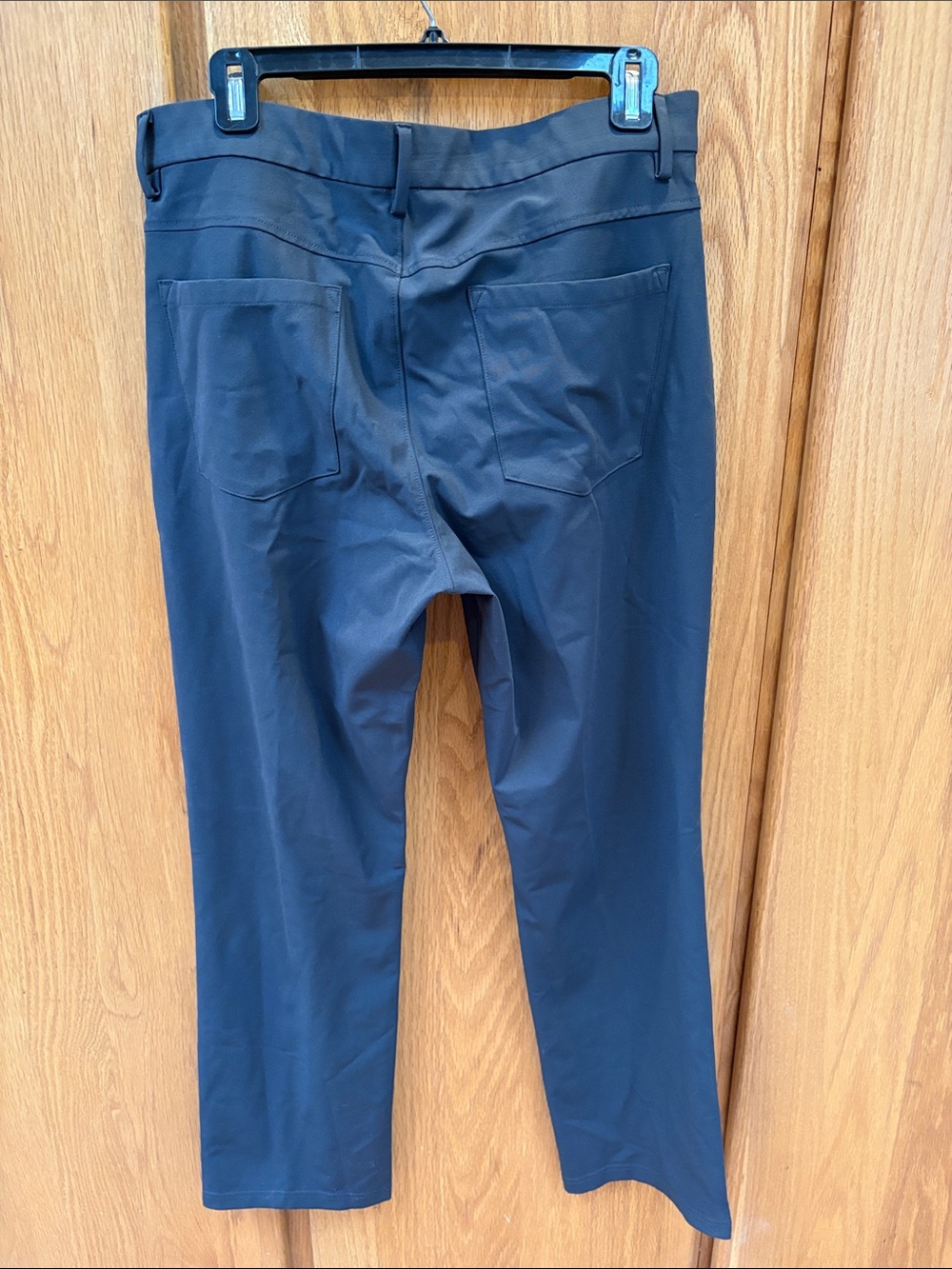 Old Navy Active Tech Hybrid Straight 4-way Stretch Dark Grey Pants 33 x 30 - Picture 3 of 5